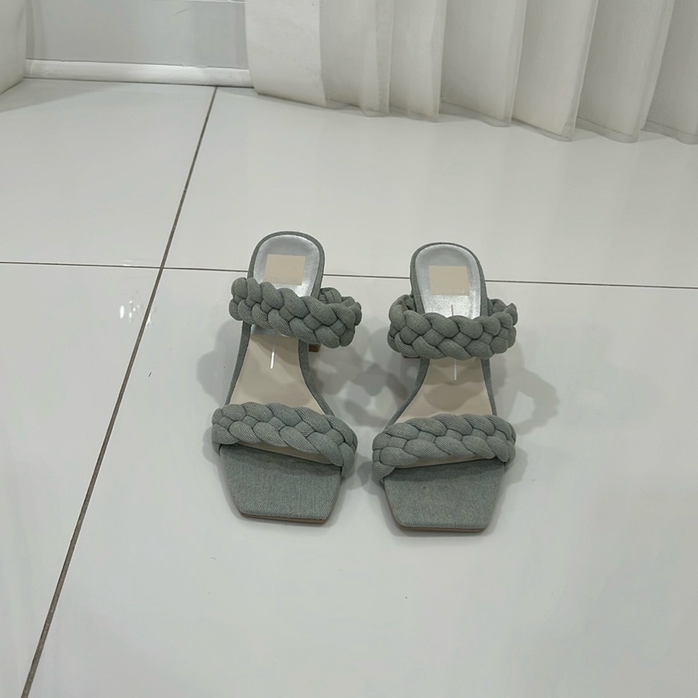 Woman’s dolce vita denim braided heeled sandal size 8.5 MINT CONDITION